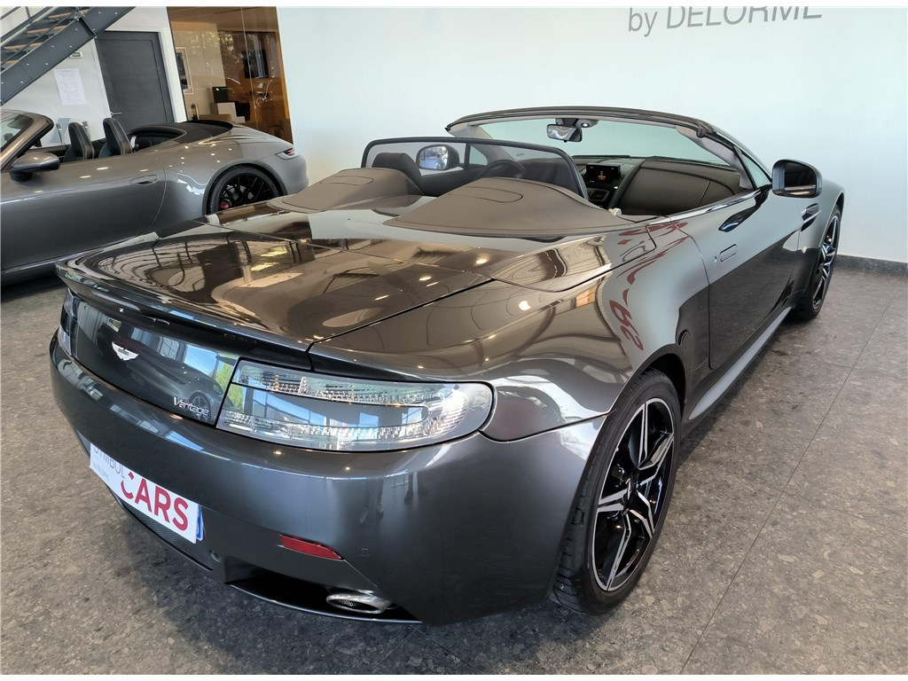 ASTON MARTIN - VANTAGE ROADSTER