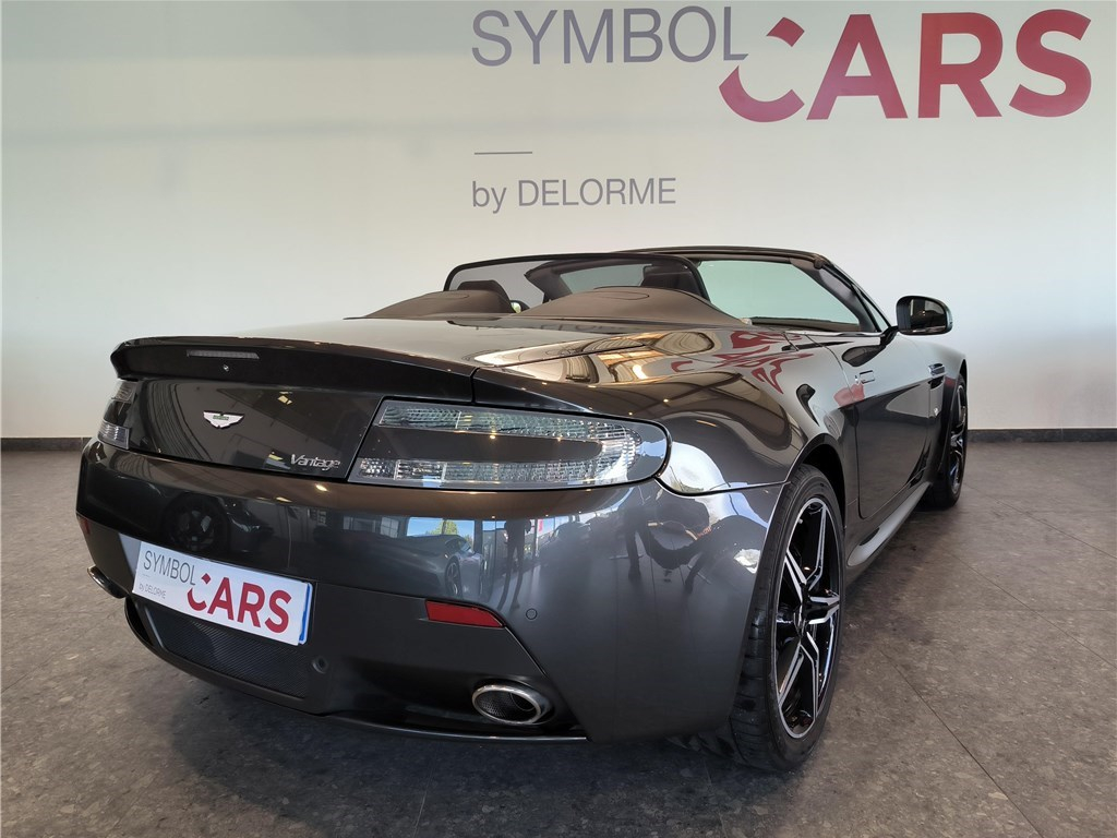 ASTON MARTIN - VANTAGE ROADSTER