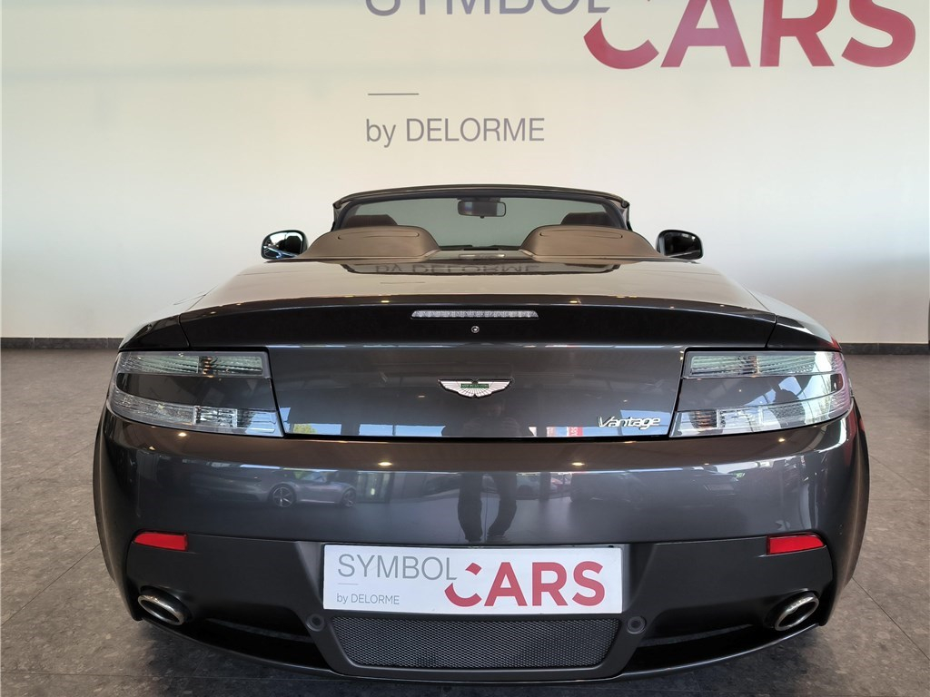 ASTON MARTIN - VANTAGE ROADSTER