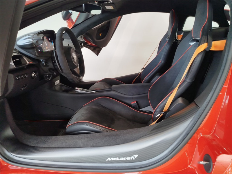MCLAREN MCLAREN ARTURA V6 3.0 680CH de 2024 avec 3 650 km | Occasion proche Lyon
