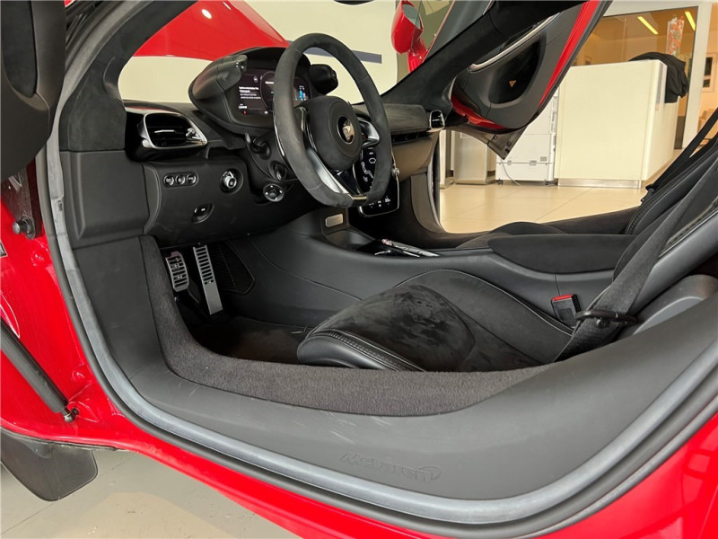 MCLAREN MCLAREN ARTURA V6 3.0 680CH de 2023 avec 11 000 km | Occasion proche Lyon