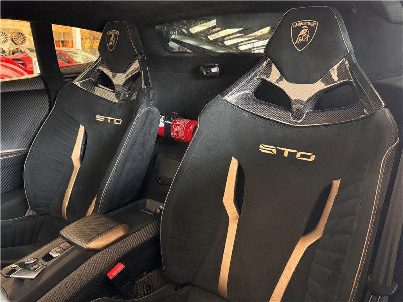 LAMBORGHINI HURACAN 5.2 V10 640 RWD LDF7 de 2021 avec 33 500 km | Occasion proche Lyon