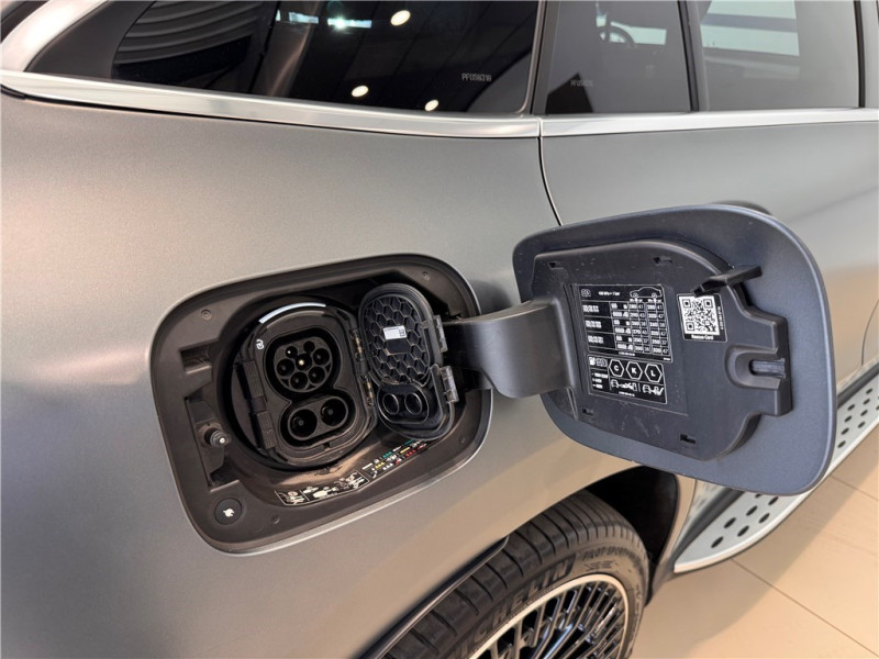 MERCEDES EQC 400 4MATIC de 2023 avec 54 000 km | Occasion proche Lyon