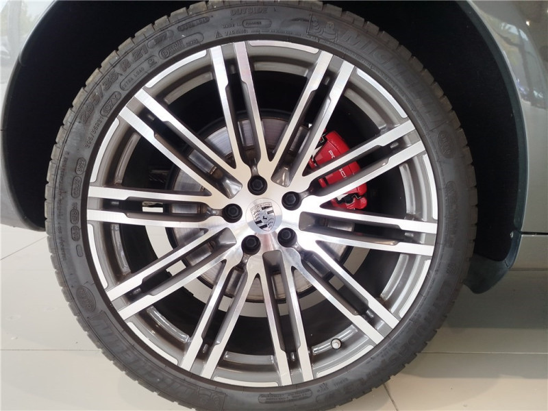 PORSCHE MACAN TURBO 3.6 V6 400 CH de 2015 avec 116 500 km | Occasion proche Lyon
