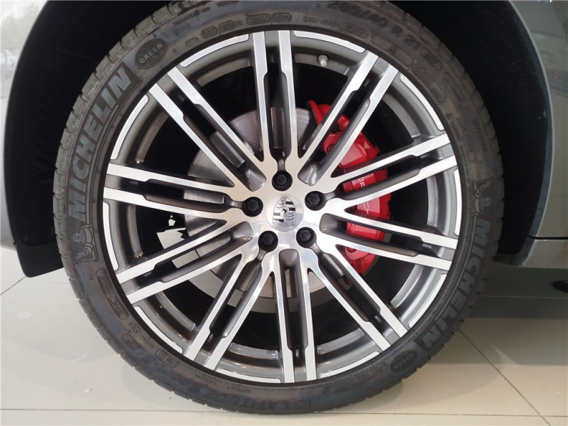 PORSCHE MACAN TURBO 3.6 V6 400 CH de 2015 avec 116 500 km | Occasion proche Lyon