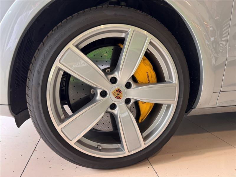PORSCHE CAYENNE E-HYBRID 4.0 V8 680 CH TIPTRONIC BVA de 2022 avec 33 800 km | Occasion proche Lyon