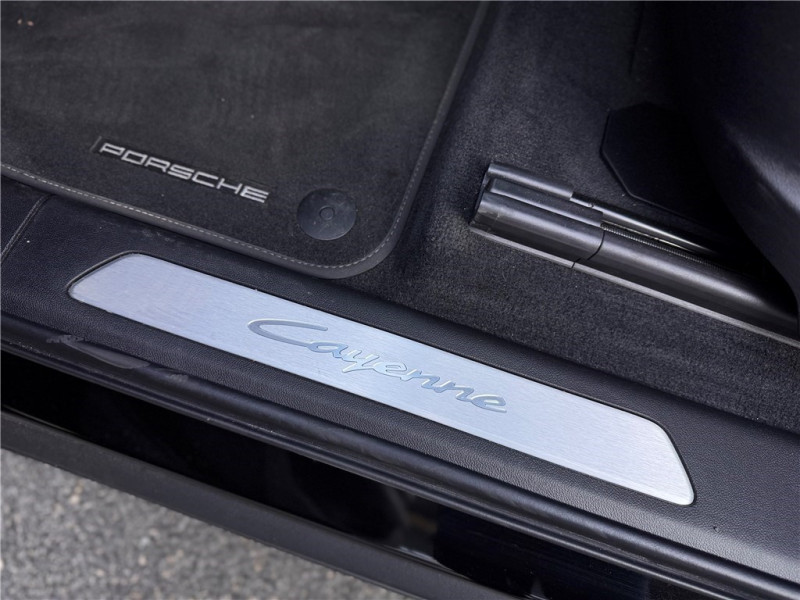 PORSCHE CAYENNE E-HYBRID 3.0 V6 470 CH TIPTRONIC BVA de 2023 avec 18 000 km | Occasion proche Lyon